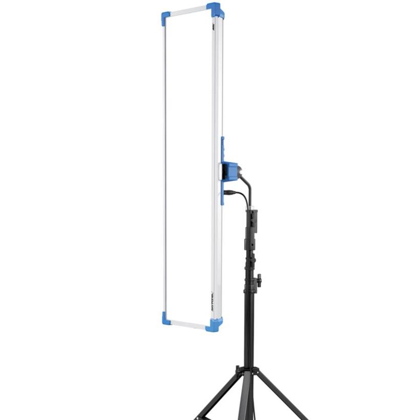 ARRI SkyPanel S120-C LED Soft Light RGB-W 3m Kabel, Center Mount, blau-silber, Schuko