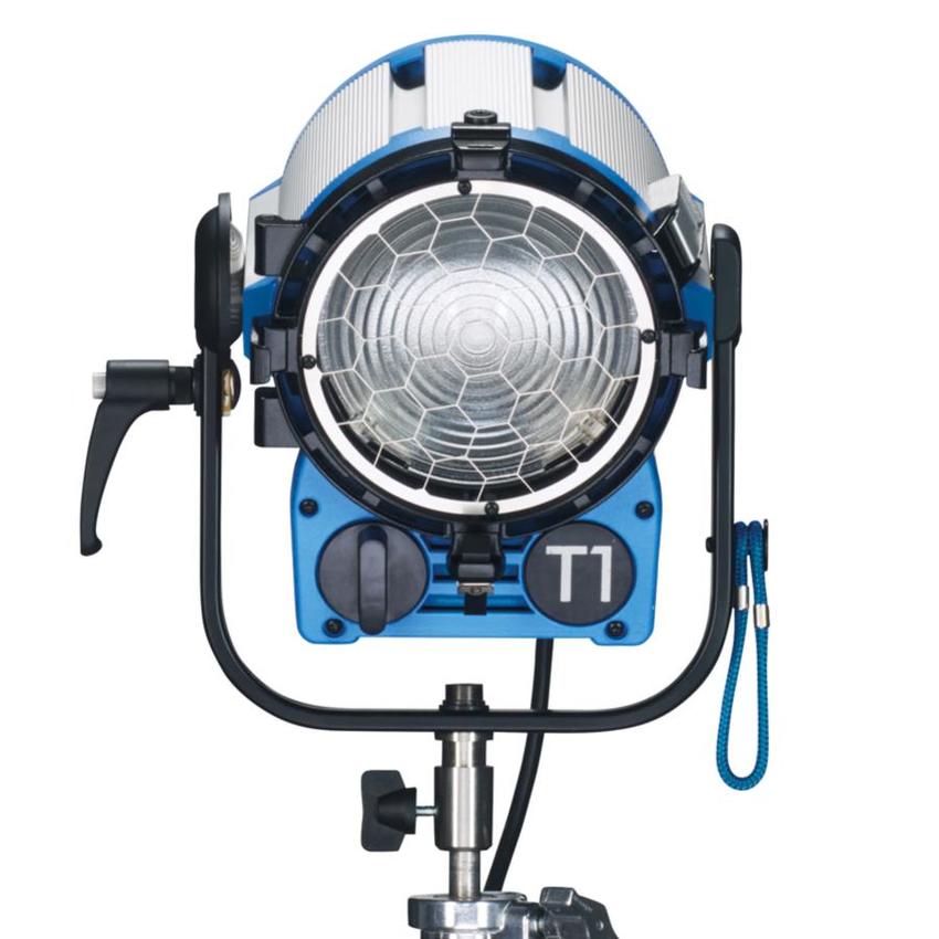 ARRI True Blue T1, 1000W, MAN, blau/silber, ohne Stecker, Kabel 3m, 4-FT, FFR, Schnurschalter, 220-250V