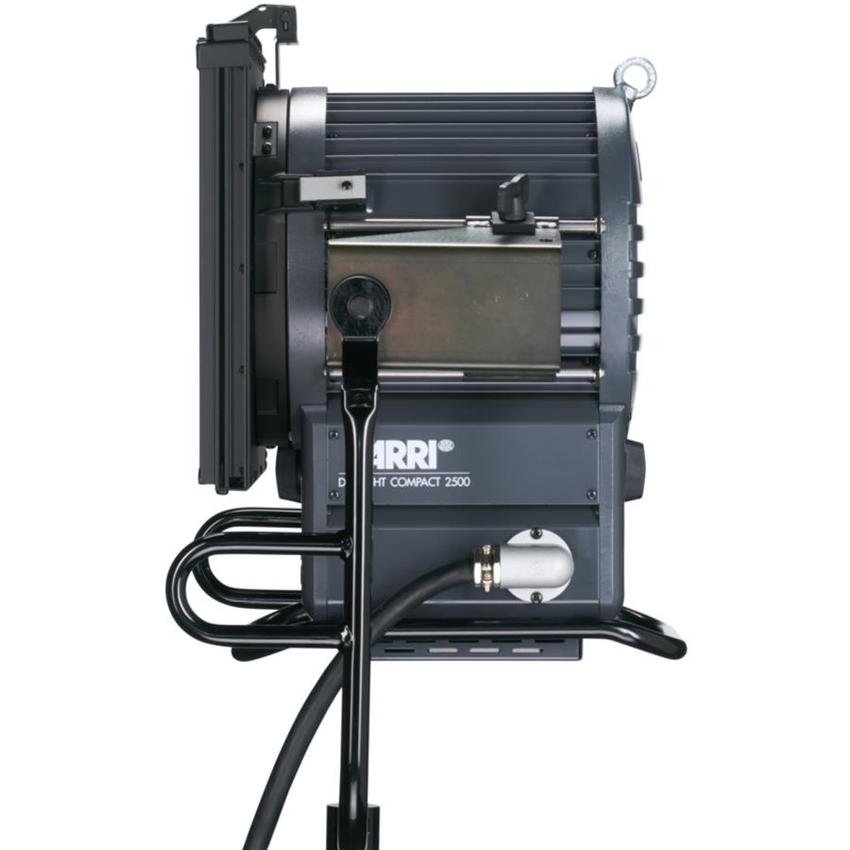 ARRI DAYLIGHT Compact 2500W Theater, Kabell. 0.6m, grau, MAN (manuell bedienbar), Intern. (VEAM), *****ABGEKÜNDIGT!**