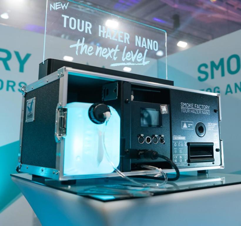 Smoke FactoryTour Hazer Nano, wasserbasierter Hazer, 500W, für extrem feine Designer-Haze-Partikeln im Nanobereich,