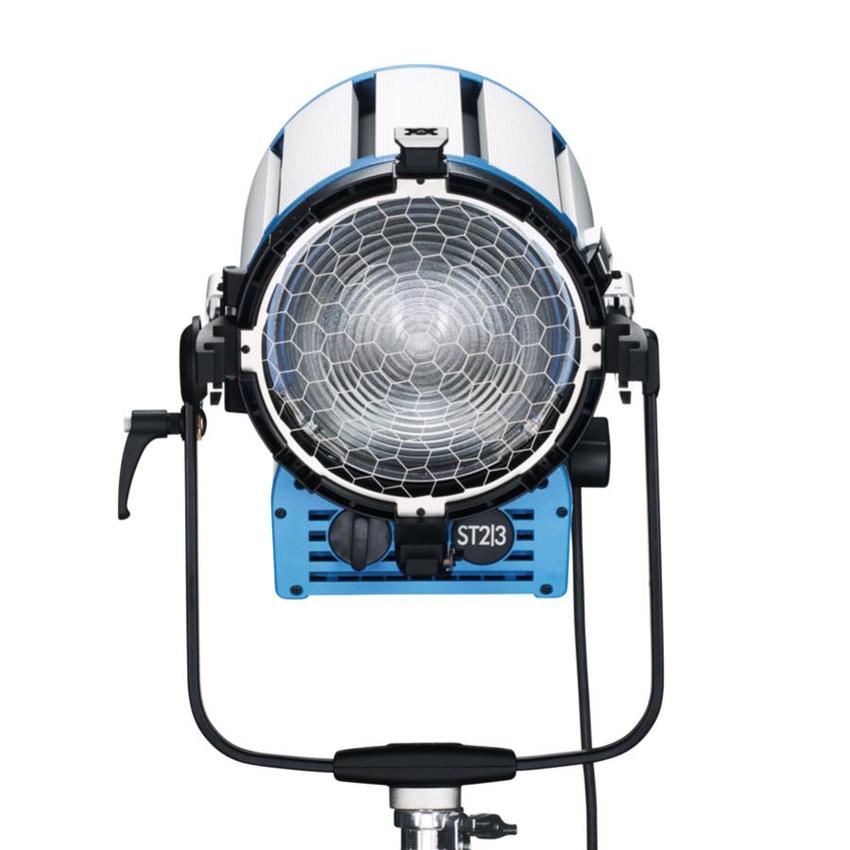 ARRI True Blue ST2/3, Studio, 2000W, MAN, blau/silber, Schuko, Kabel 1.5m, 4-FT, FFR, 220-250V