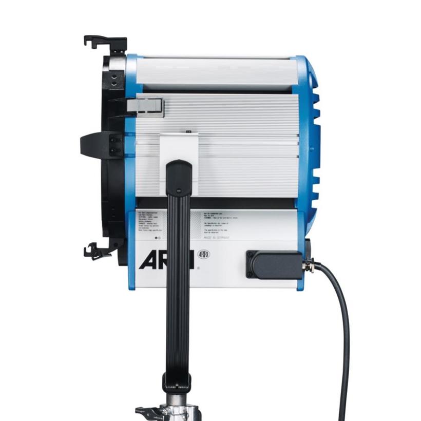 ARRI True Blue ST2/3, Studio, 2000W, MAN, blau/silber, Schuko, Kabel 1.5m, 4-FT, FFR, 220-250V