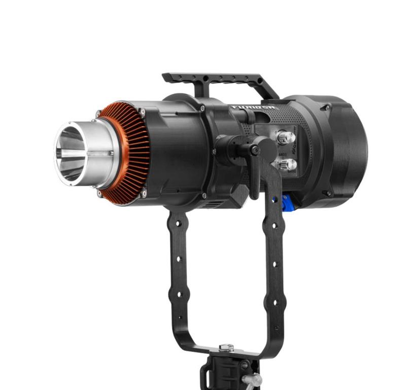 Maxima Furiosa Bowens Kit, 2600K-6800K, 80.000lm, 5m Anschlusskabel, Bowens-Adapter, Locking Ring & Flight Case