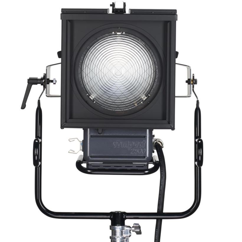 ARRI DAYLIGHT Compact 2500W Theater, Kabell. 0.6m, grau, MAN (manuell bedienbar), Intern. (VEAM), *****ABGEKÜNDIGT!**