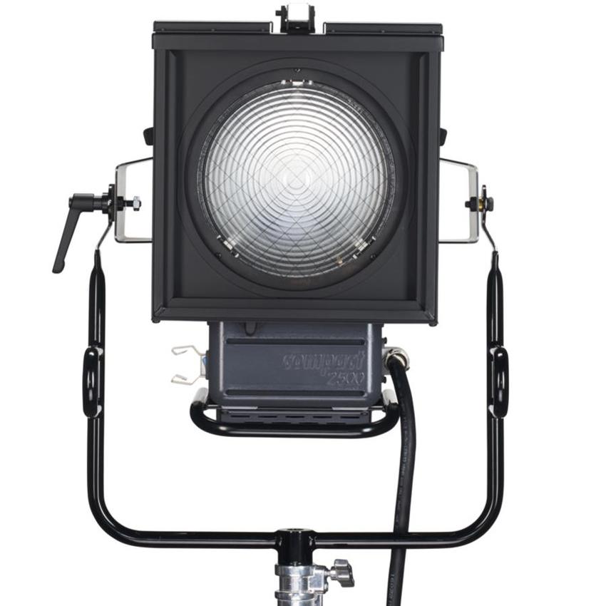 ARRI DAYLIGHT Compact 2500W Theater, Kabell. 0.6m, grau, MAN (manuell bedienbar), Intern. (VEAM), *****ABGEKÜNDIGT!**