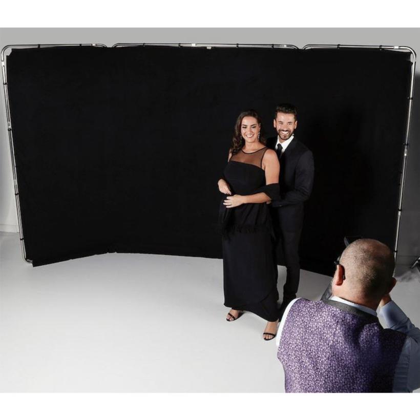 Manfrotto Panorama Hintergrund 4m (Schwarz) 4m x 2.3m (Kit mit Stoff und Rahmen)