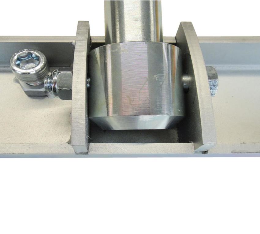 Trusskonsole BGV C1, 28mm Zapfen, 225kg, starr & neigbar für Truss 25-40cm, KomplettSET: Lieferung mit 2 Coupler M12