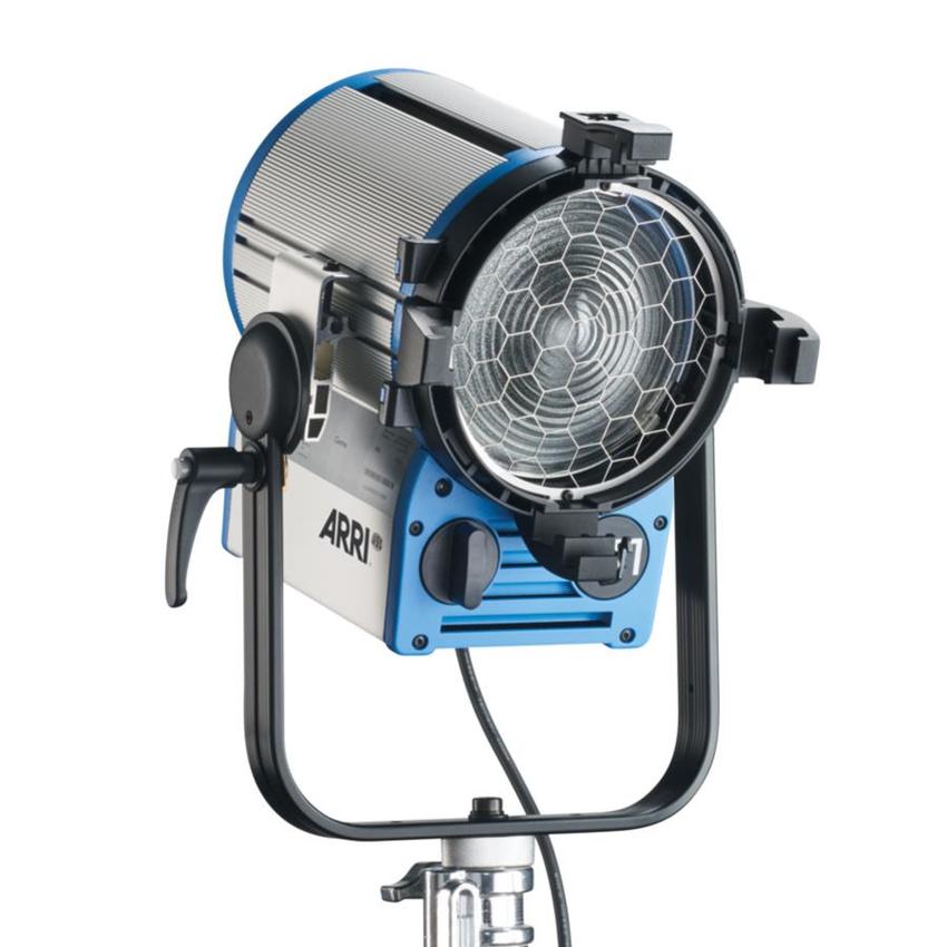 ARRI True Blue ST1, Studio, 1000W, MAN, blau/silber, ohne Stecker, Kabel 1.5m, 4-FT, FFR, 220-250V