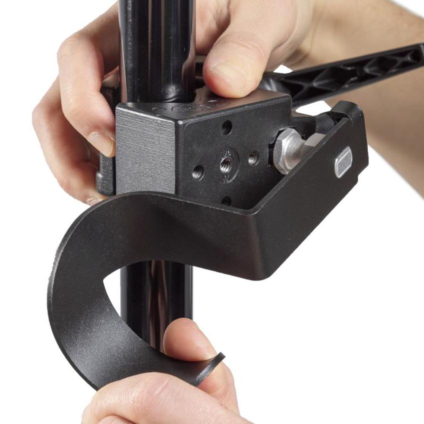 MANFROTTO OFFSET U-HOOK mit 16mm Sechskant Bolzen