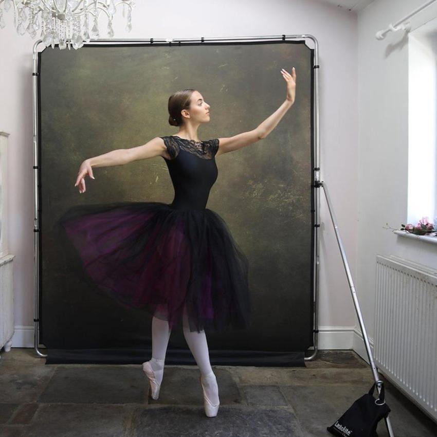 Manfrotto EzyFrame Vintage Olive, 2 x 2,3 m, Hintergrund im Vintage-Stil, Farbe: Olivgrün, inkl. Rahmen und Tasche