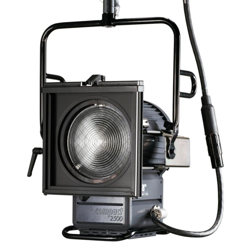 ARRI DAYLIGHT Compact 2500W Theater, Kabell. 0.6m, grau, MAN (manuell bedienbar), Intern. (VEAM), *****ABGEKÜNDIGT!**