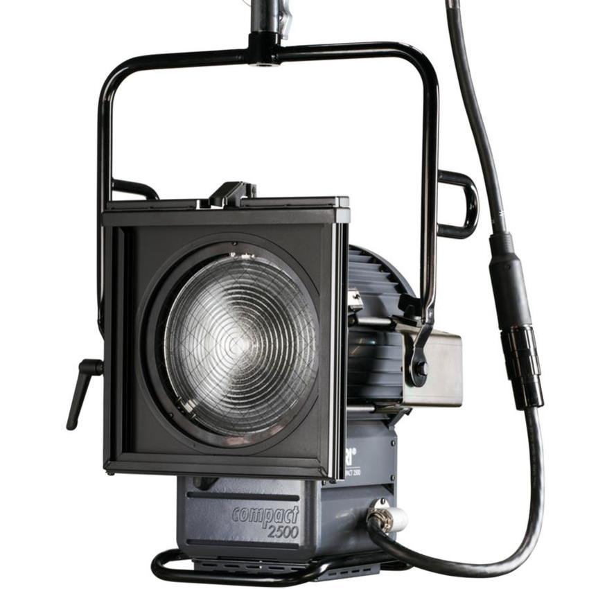 ARRI DAYLIGHT Compact 2500W Theater, Kabell. 0.6m, grau, MAN (manuell bedienbar), Intern. (VEAM), *****ABGEKÜNDIGT!**