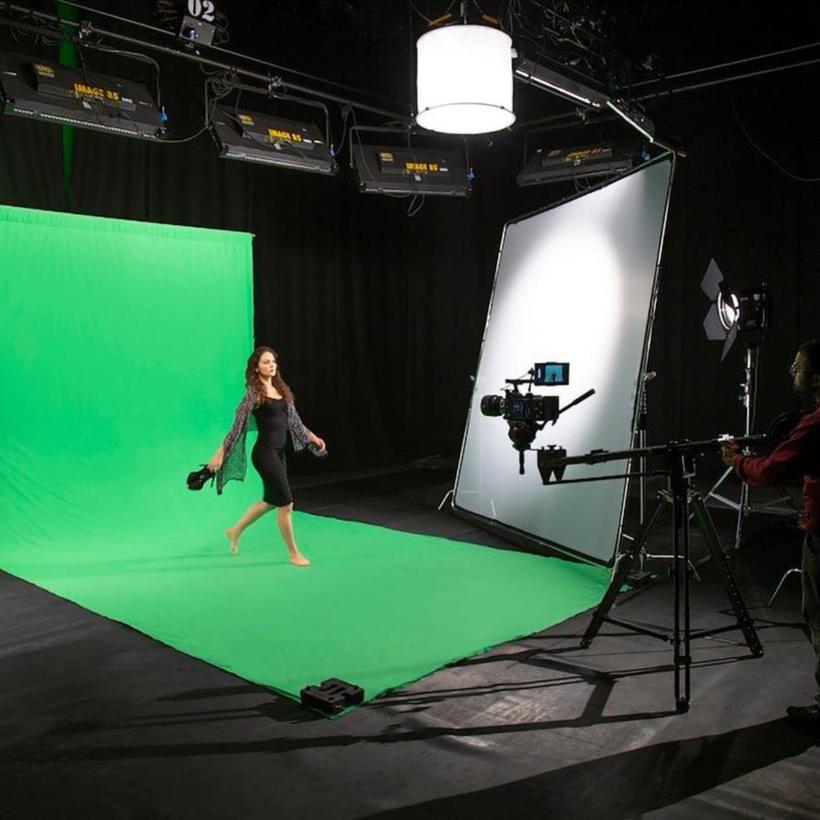 Lastolite Chromakey Textilhintergrund Grün 300x700cm mit Schlaufe (ohne Stativ/Querstange)