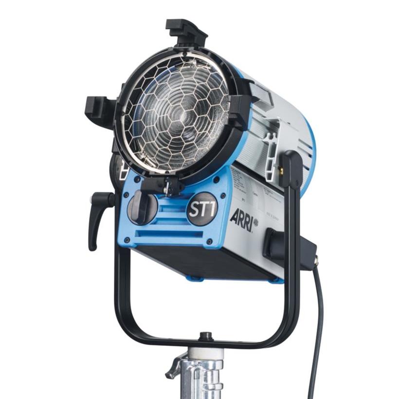 ARRI True Blue ST1, Studio, 1000W, MAN, blau/silber, ohne Stecker, Kabel 1.5m, 4-FT, FFR, 220-250V