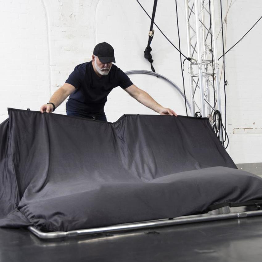 Manfrotto EzyFrame Vintage Pewter, 2 x 2,3m Hintergrund im Vintage-Stil, Farbe: Zinnfarbe, inkl. Rahmen und Tasche