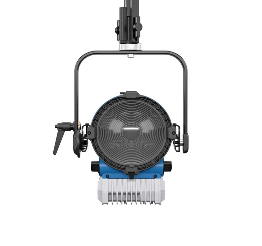 ARRI L7-C PLUS BLUE/SILVER, Fresnel, HANGING, 2800K-10000K, 180 W RGBW LED Light Engine, powerCON® TRUE1, ohne Kabel