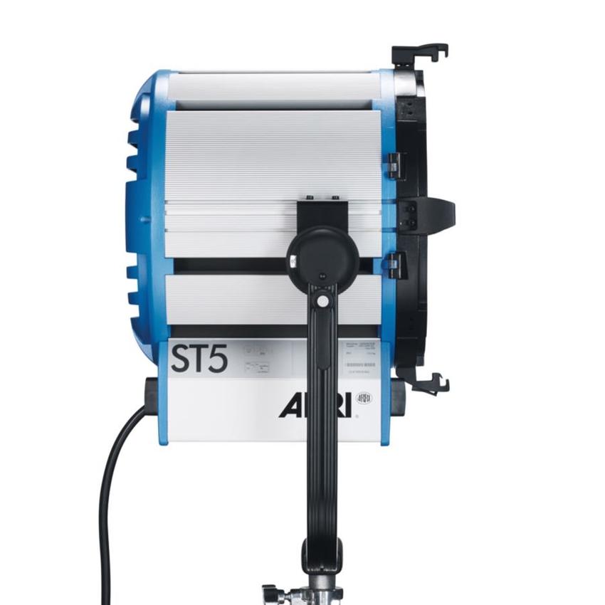 ARRI True Blue ST5, Studio, 5000W, MAN, blau/silber, ohne Stecker, Kabel 2m, 4-FT, FFR, 220-250V
