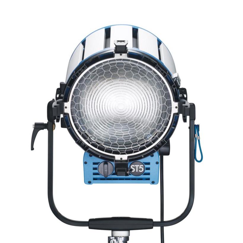 ARRI True Blue ST5, Location, 5000W, MAN, blau/silber, ohne Stecker, Kabel 3m m. Schnurschalt., 4-FT, FFR, 220-250V