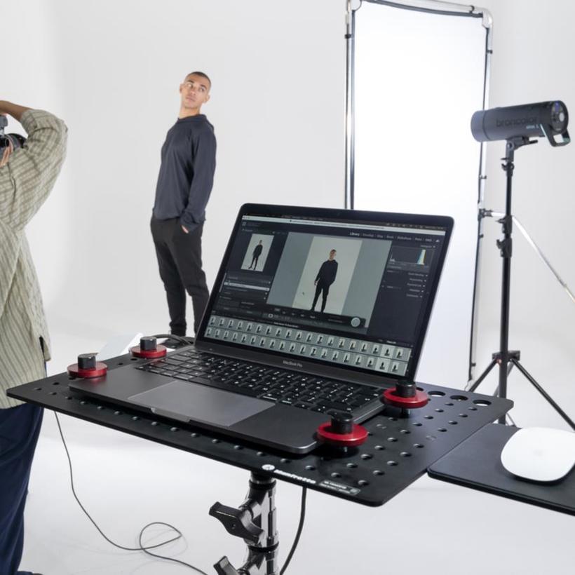 TetherGear Laptop Deck Unterstützt Laptops bis zu 46 cm x 31 cm (16,14" x 12,20"