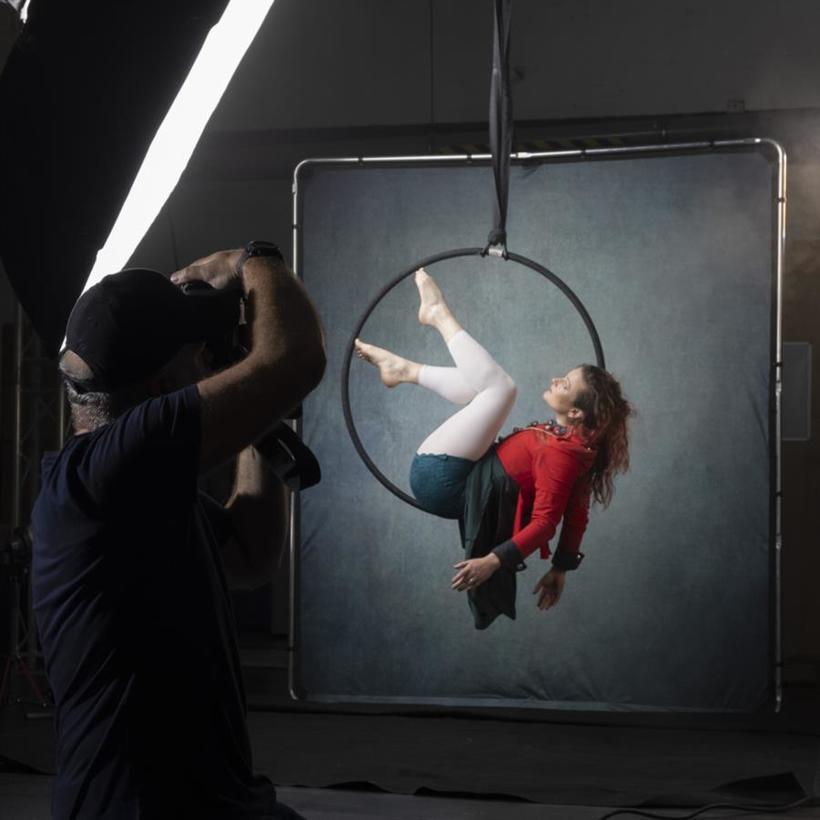 Manfrotto EzyFrame Vintage Sage, 2x2,3m, Hintergrund im Vintage-Stil, Farbe: Salbei, inkl. Rahmen und Tasche