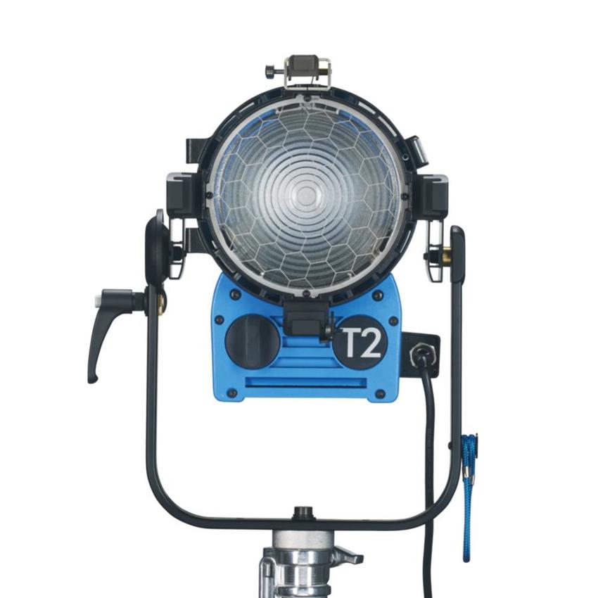 ARRI True Blue T2, 2000W, MAN, blau/silber, ohne Stecker, Kabel 3m, 4-FT, FFR, Schnurschalter, 220-250V