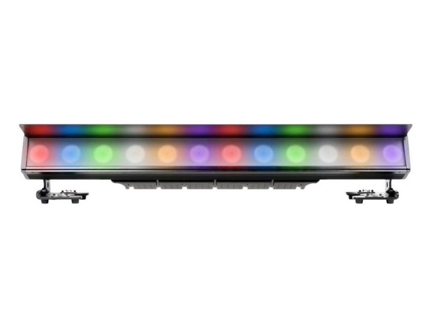 ELATION Sixbar 1000 IP, inkl. Frostfilter und Blendklappen 12x12 W RGBWAW + UV LEDs, 25° Zoom, IP65
