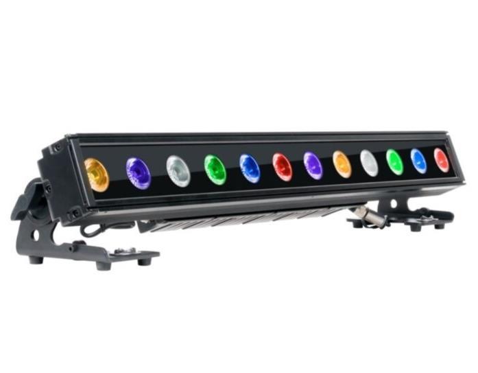 ELATION Sixbar 1000 IP, inkl. Frostfilter und Blendklappen 12x12 W RGBWAW + UV LEDs, 25° Zoom, IP65