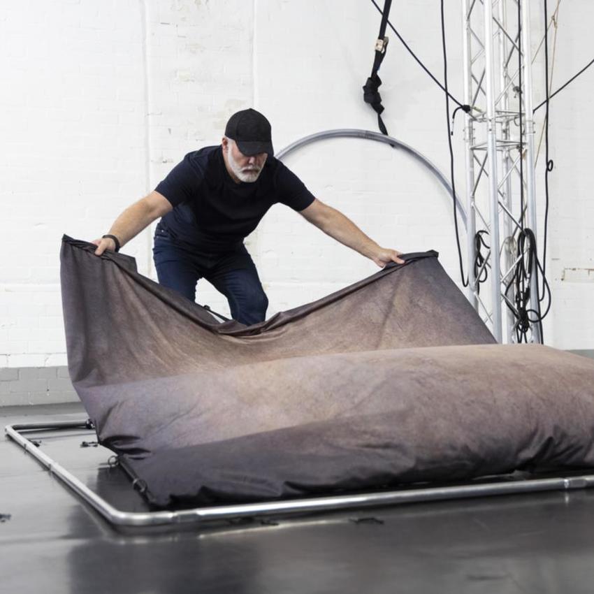 Manfrotto EzyFrame Vintage Walnut, 2 x 2,3m  Hintergrund im Vintage-Stil, Farbe: Nussbaum, inkl. Rahmen & Tasche