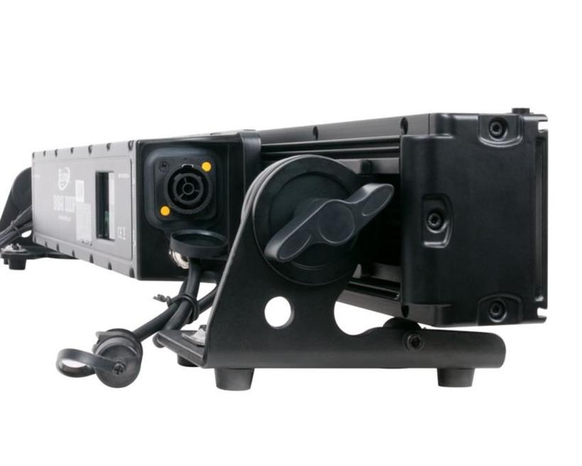 ELATION Sixbar 1000 IP, inkl. Frostfilter und Blendklappen 12x12 W RGBWAW + UV LEDs, 25° Zoom, IP65