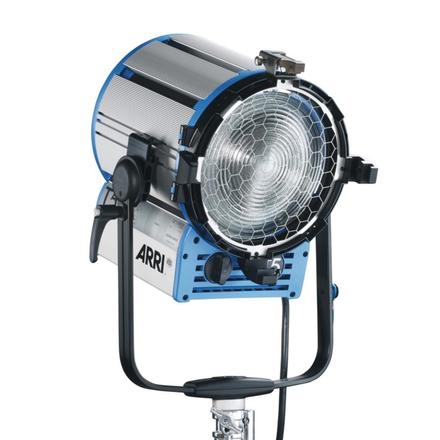 ARRI True Blue T5, 5000W, MAN, blau/silber ohne Stecker, Kabel 3m, 4-FT, FFR, 220-250V **Product Runout**