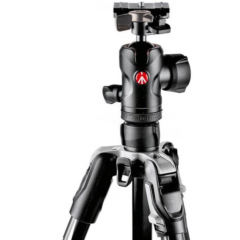 MANFROTTO Befree Advanced Alu Reisestativ Twist mit Kugelkopf, schwarz, inkl. Tragetasche