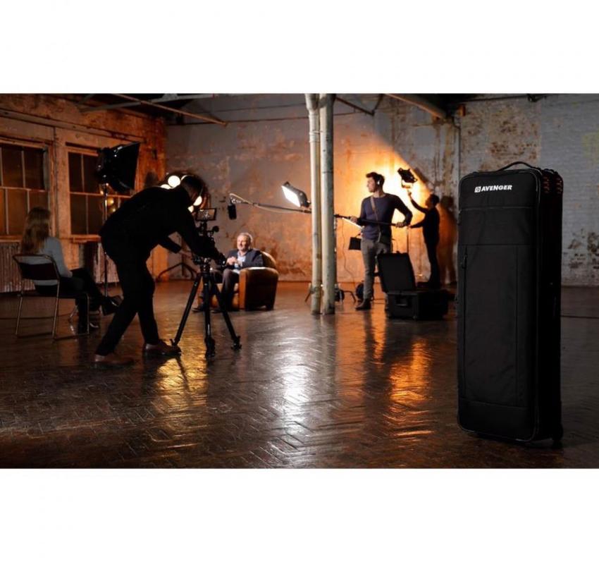 AVENGER TRIPLE C ROLLER CASE FOR DETACHABLE C-STANDS 