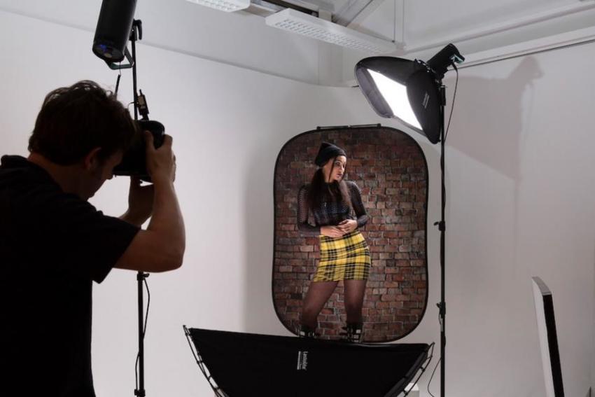 Manfrotto Urban Collapsible 1.5x2.1m Classic Red/Distressd White Brick