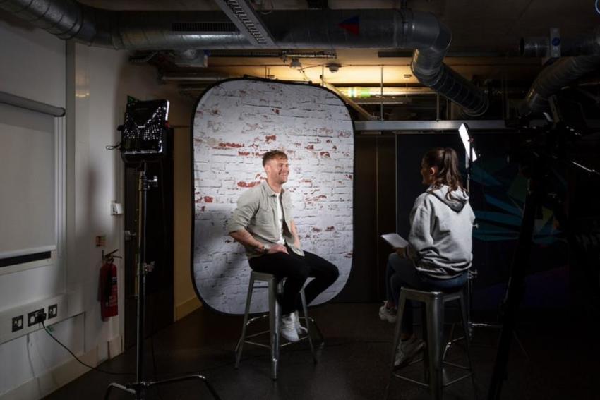 Manfrotto Urban Collapsible 1.5x2.1m Classic Red/Distressd White Brick