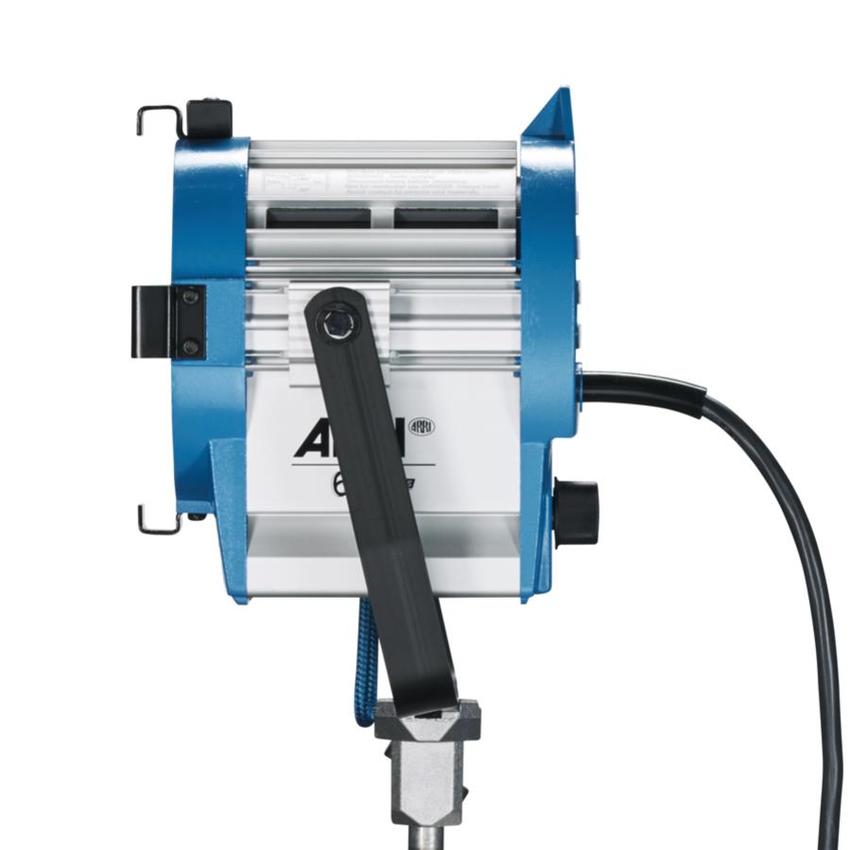 ARRI 650 PLUS, 650W, MAN, blau/silber Schuko, Kabel 3m, 4-FT, FFR, 220-250V *Product Runout