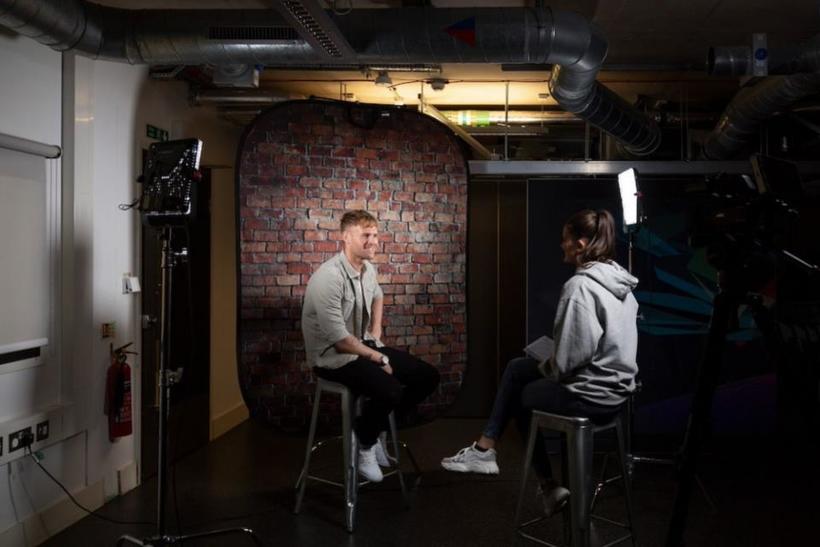 Manfrotto Urban Collapsible 1.5x2.1m Classic Red/Distressd White Brick