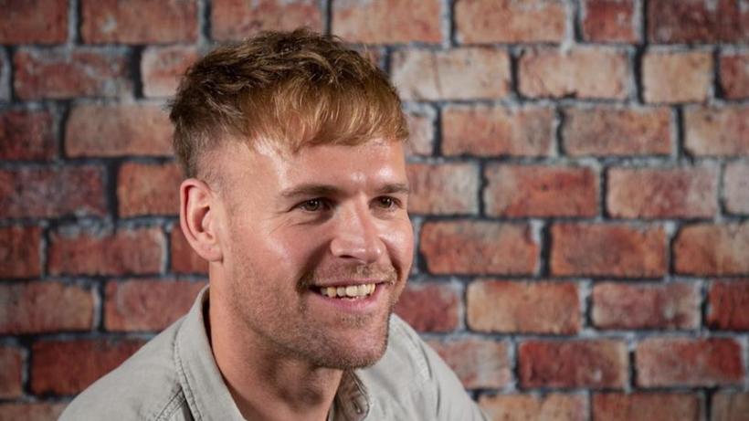 Manfrotto Urban Collapsible 1.5x2.1m Classic Red/Distressd White Brick