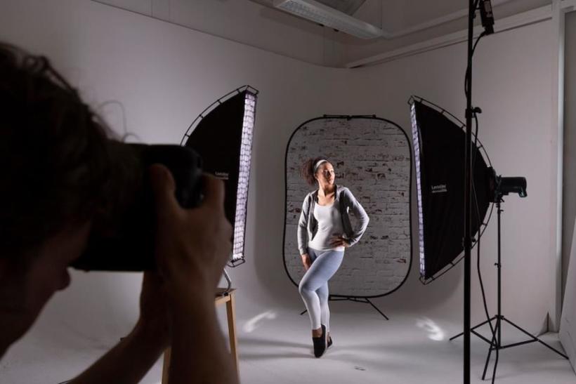 Manfrotto Urban Collapsible 1.5x2.1m Classic Red/Distressd White Brick