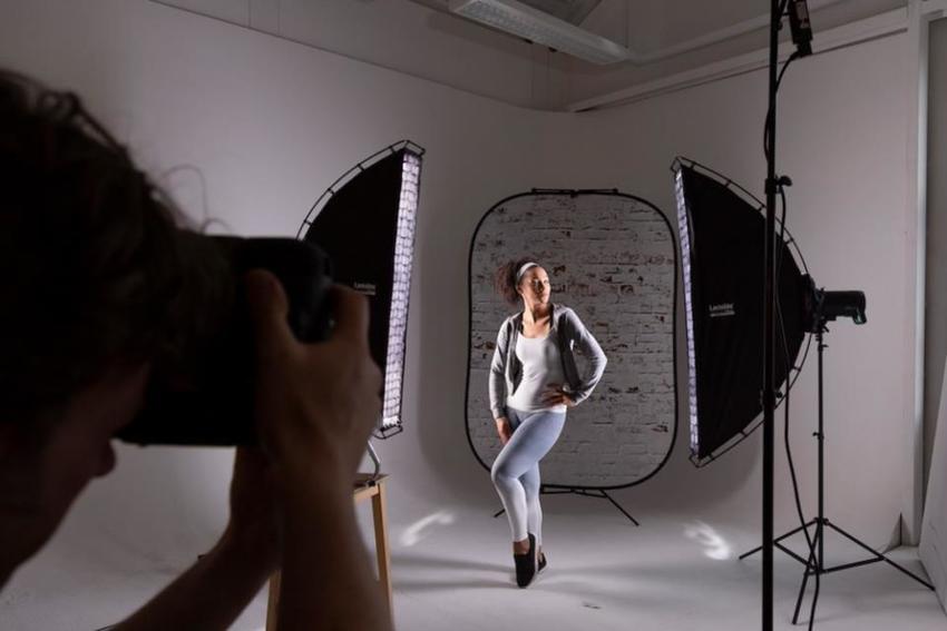 Manfrotto Urban Collapsible 1.5x2.1m Classic Red/Distressd White Brick